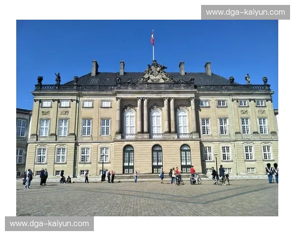 北海之巅的红橙交响：当丹麦童话撞上荷兰全攻全守的浪漫风暴